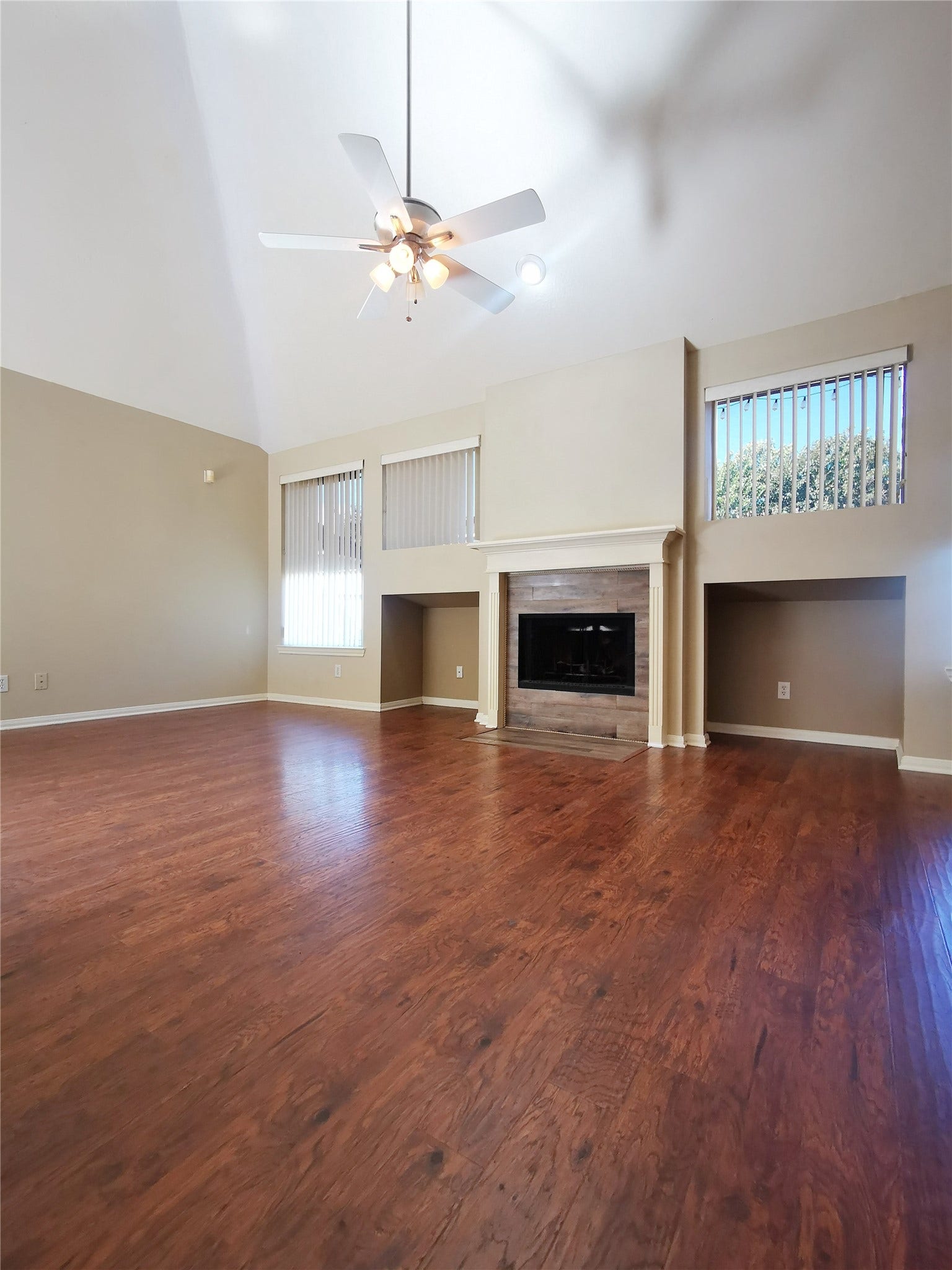 802 Portsmouth Drive, Pearland, TX 77584 802 Portsmouth Drive, Pearland, TX 77584