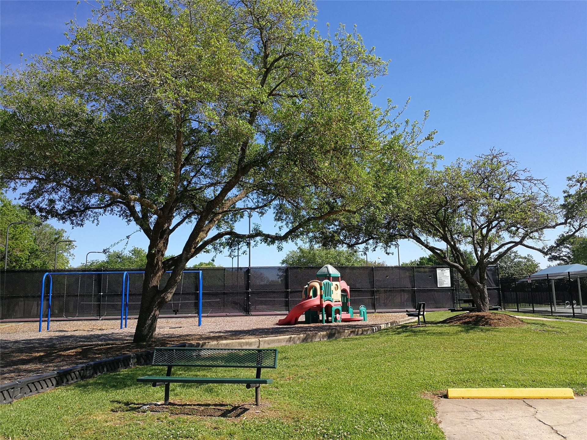 802 Portsmouth Drive, Pearland, TX 77584 802 Portsmouth Drive, Pearland, TX 77584