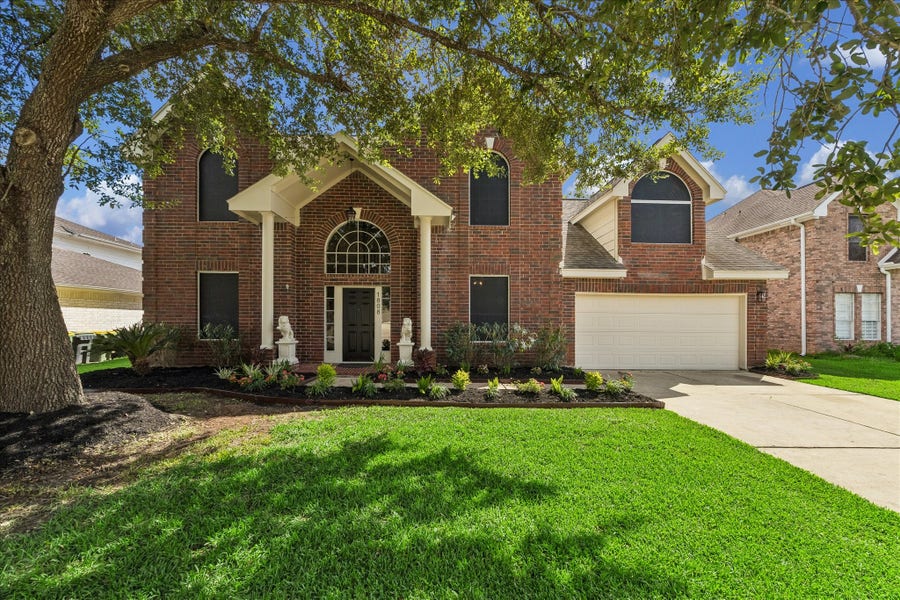 Property photo for 1808 Oakleaf Circle, Pearland, TX