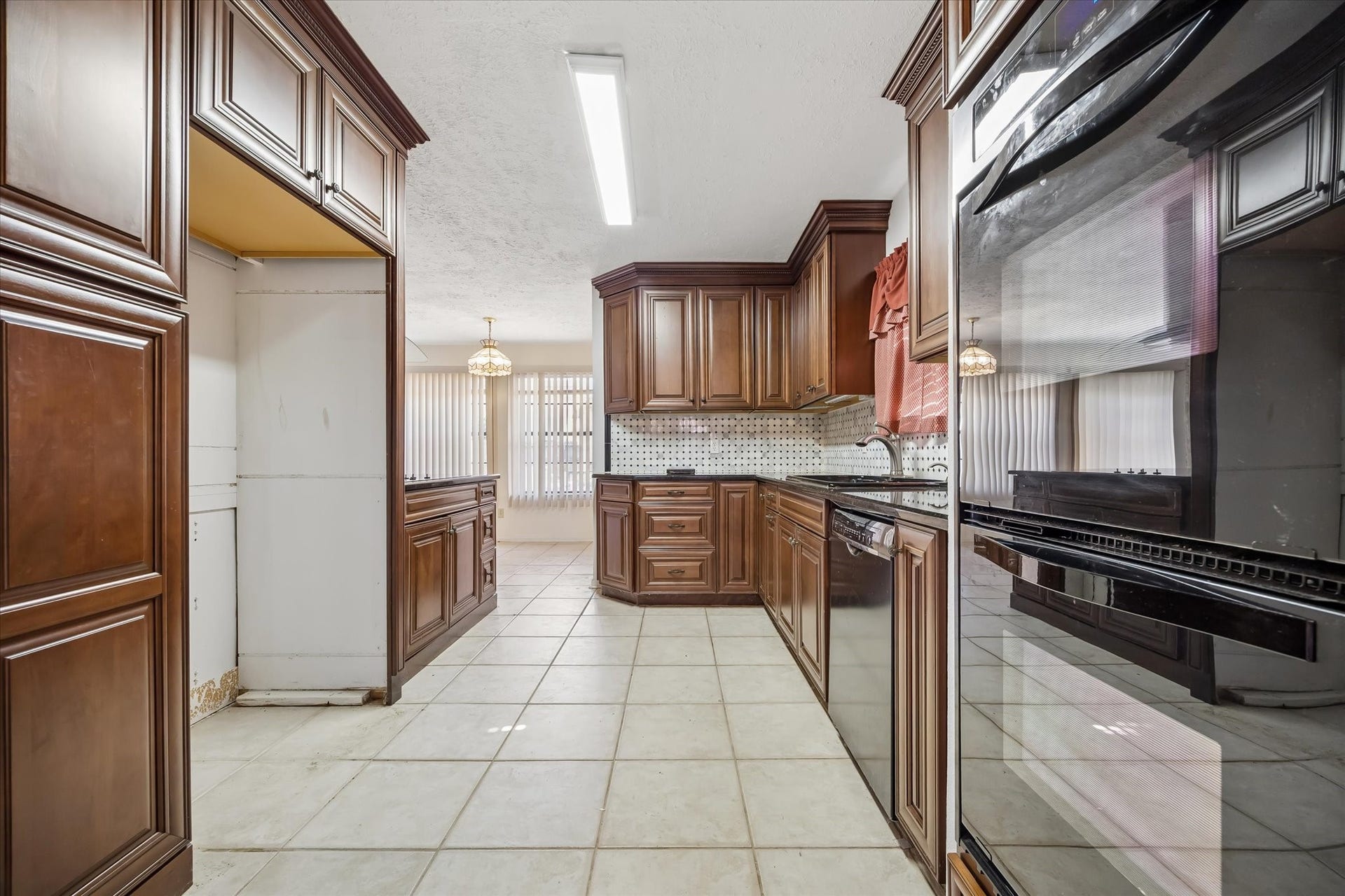 10334 Sageglow Drive, Houston, TX 77089 10334 Sageglow Drive, Houston, TX 77089
