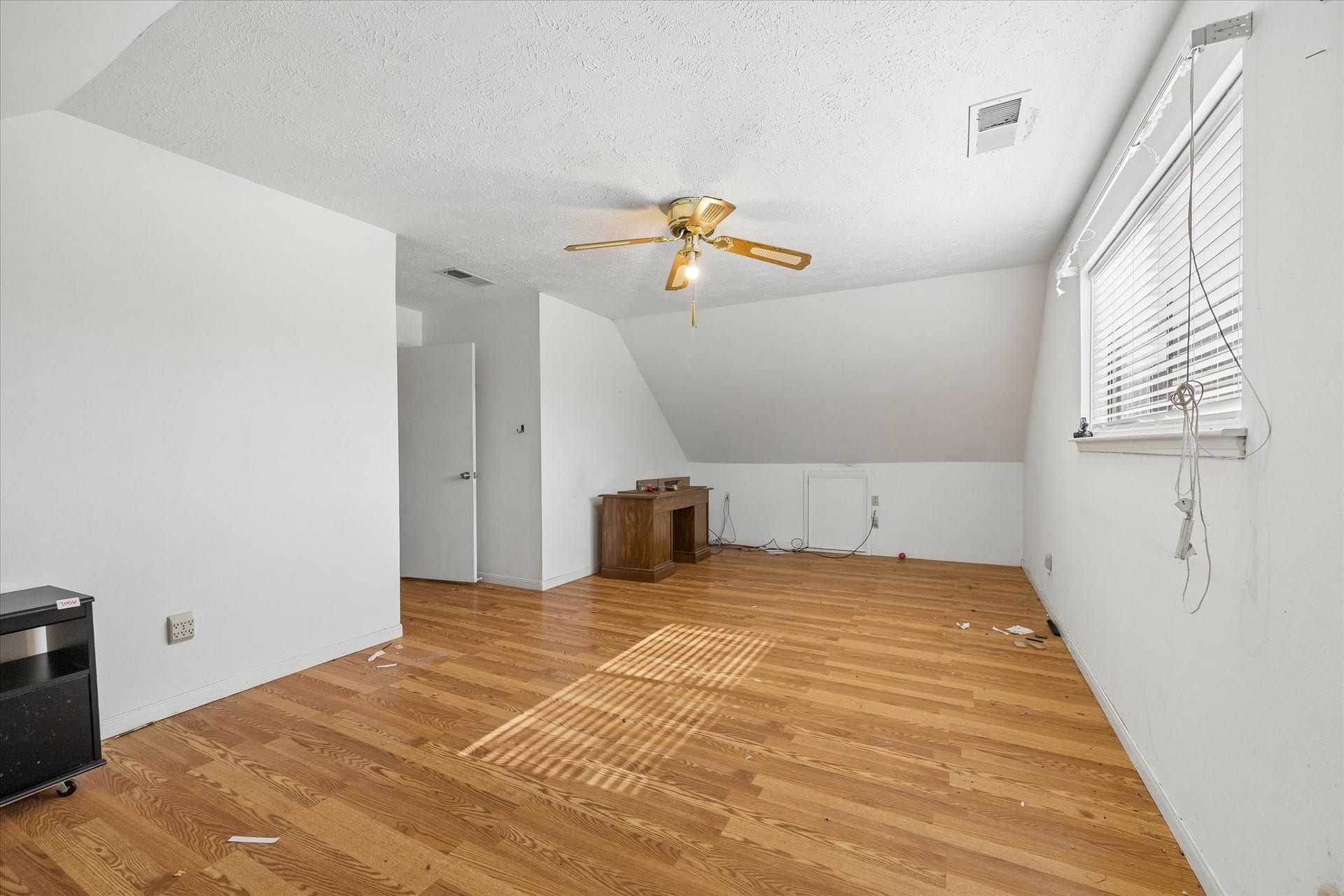 10334 Sageglow Drive, Houston, TX 77089 10334 Sageglow Drive, Houston, TX 77089