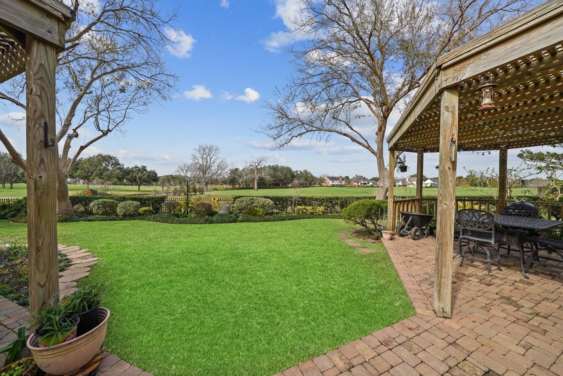 25 The Oval Street, Sugar Land, TX 77479 25 The Oval Street, Sugar Land, TX 77479