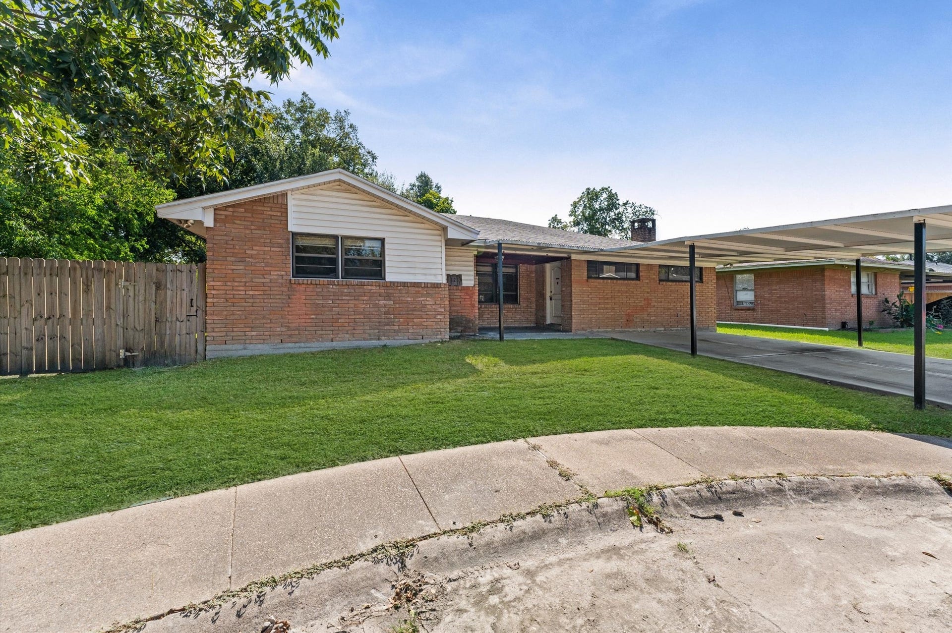 121 Bluebird Lane, Pasadena, TX 77502 121 Bluebird Lane, Pasadena, TX 77502