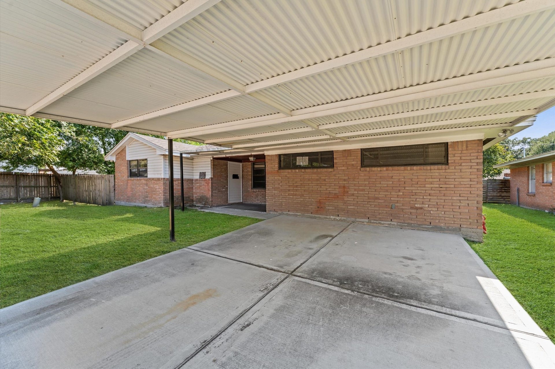 121 Bluebird Lane, Pasadena, TX 77502 121 Bluebird Lane, Pasadena, TX 77502