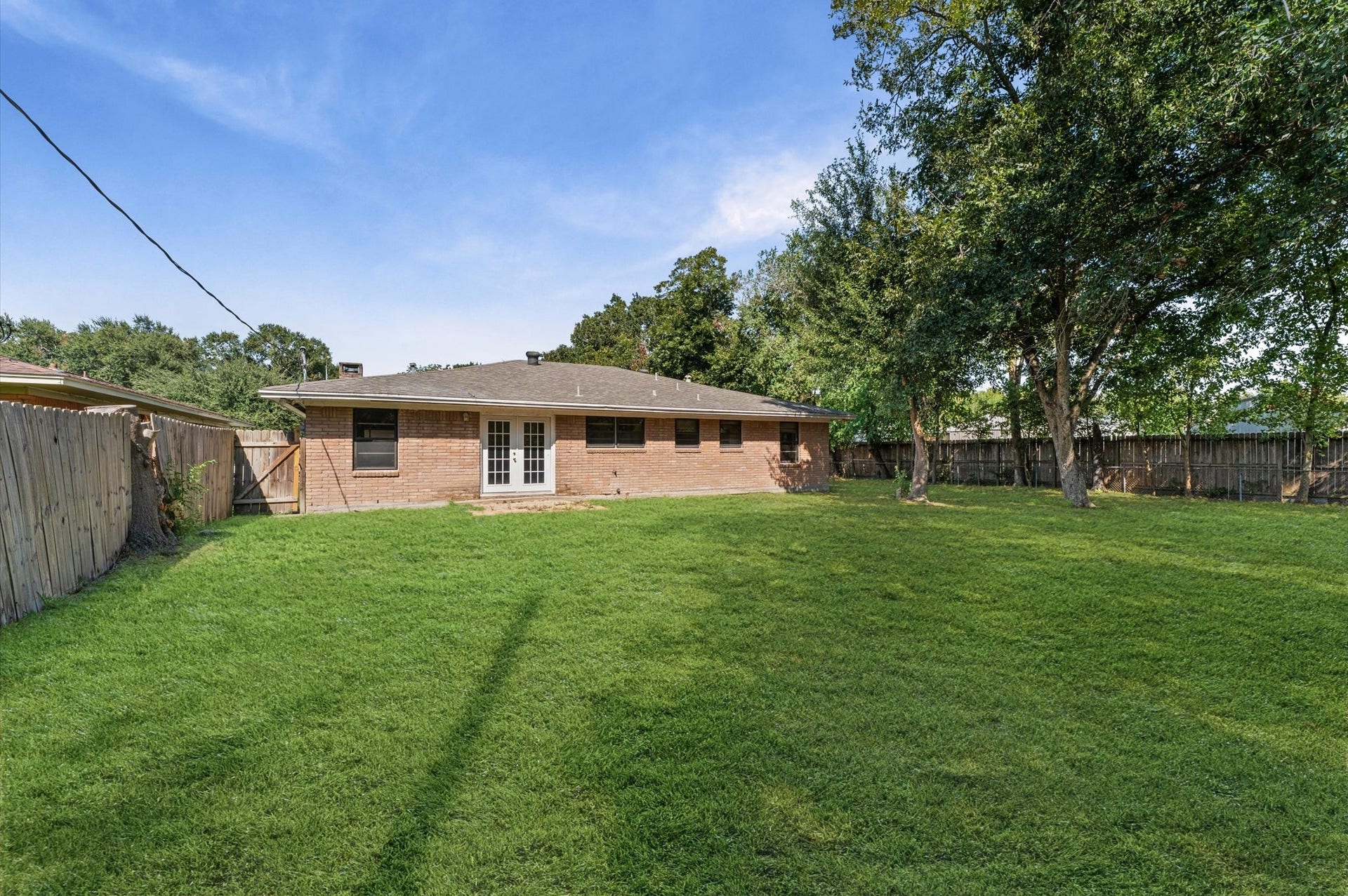 121 Bluebird Lane, Pasadena, TX 77502 121 Bluebird Lane, Pasadena, TX 77502