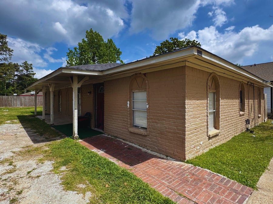 Property photo for 9325 Kentshire Dr, Houston, TX