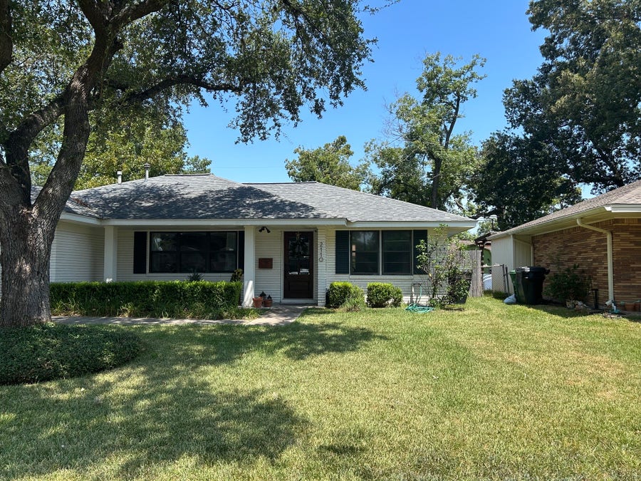 Property photo for 2110 Hewitt Drive, Houston, TX