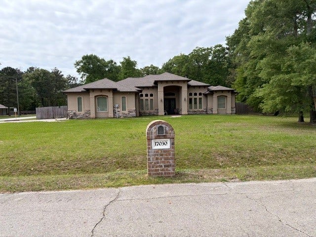 17030 N Mesa Drive, Splendora, TX 77372 17030 N Mesa Drive, Splendora, TX 77372