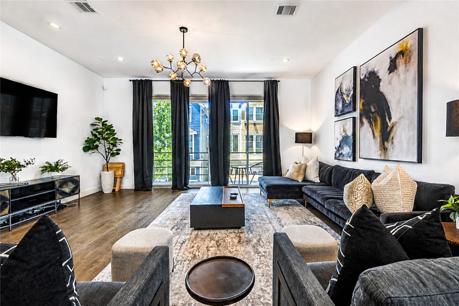 Property photo for 1146 W 17th Street, Houston, TX