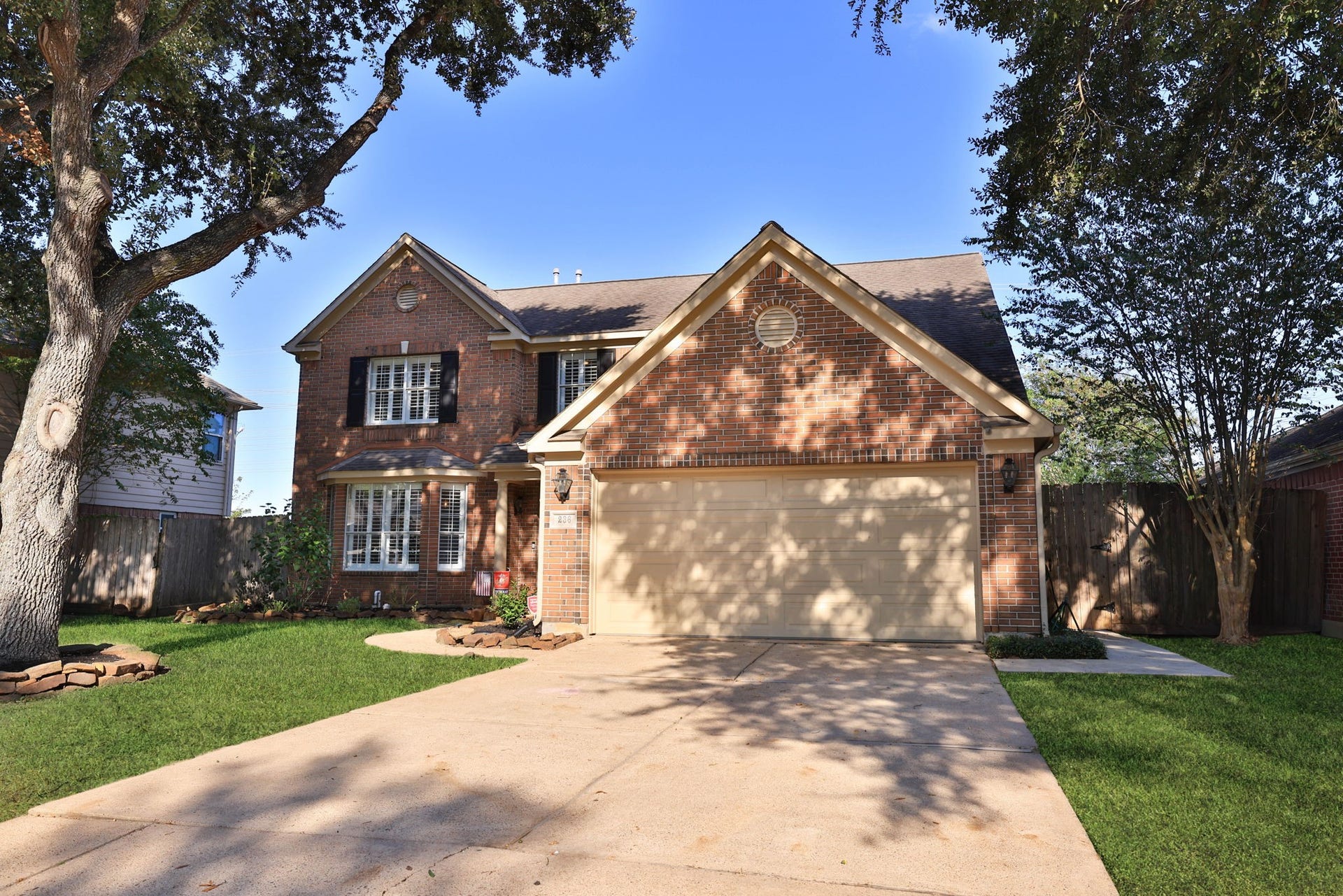236 Sunset Ridge Drive, League City, TX 77573 Welcome to 236 Sunset Ridge Drive!!