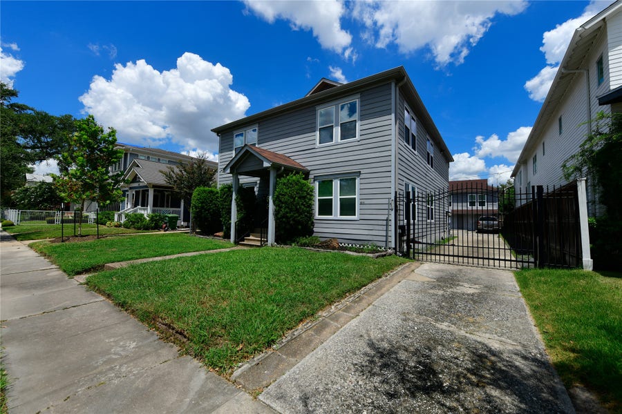 Property photo for 1011 E 6th 1/2 Street, #3, Houston, TX