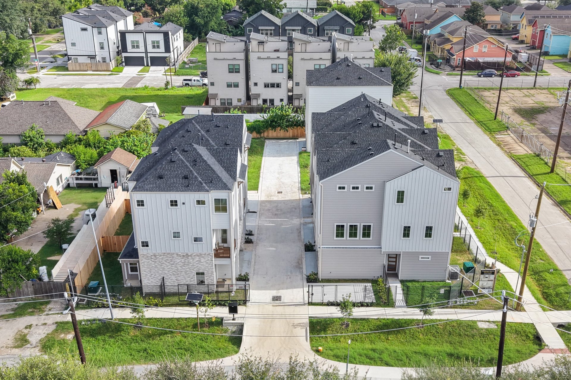 1126 Weiss Street, Houston, TX 77009 1126 Weiss Street, Houston, TX 77009
