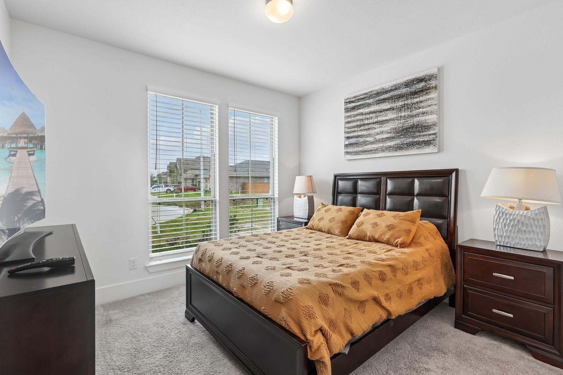 13525 Seneca Lake Drive, Texas City, TX 77568 Another view of the guest room on the first floor