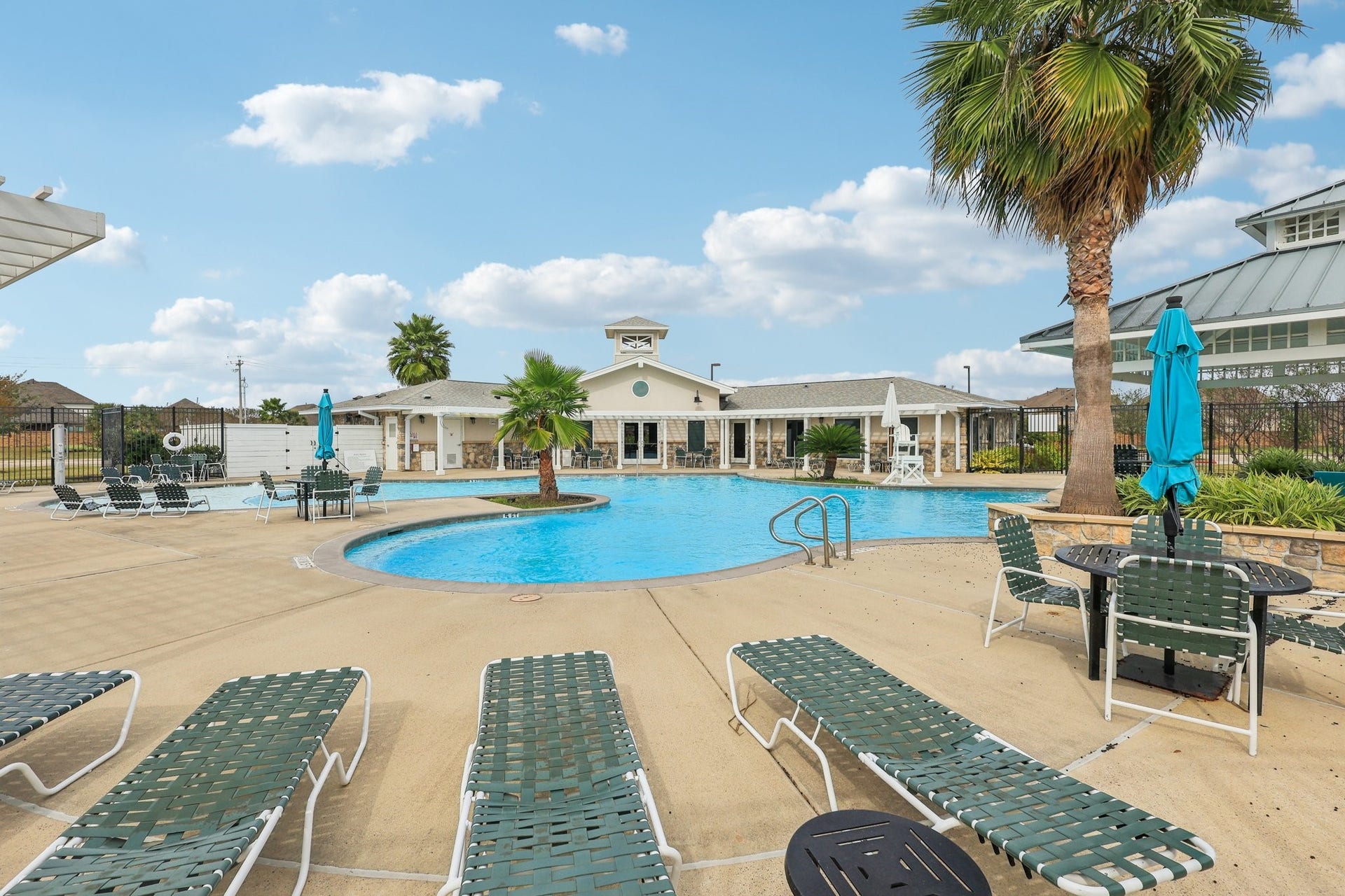 13525 Seneca Lake Drive, Texas City, TX 77568 Community pool located at the clubhouse