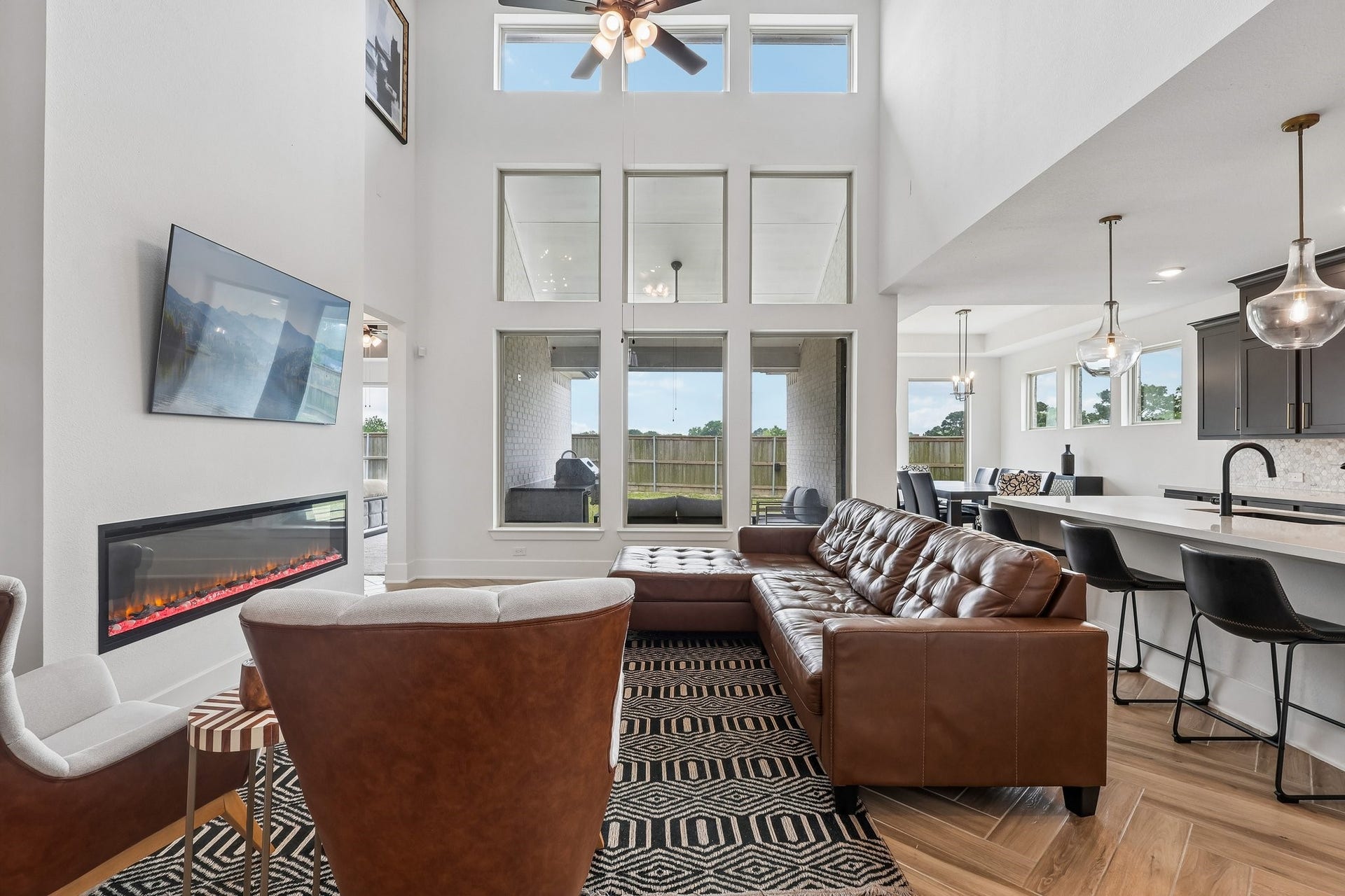 13525 Seneca Lake Drive, Texas City, TX 77568 High ceilings and windows allowing natural light to peak in