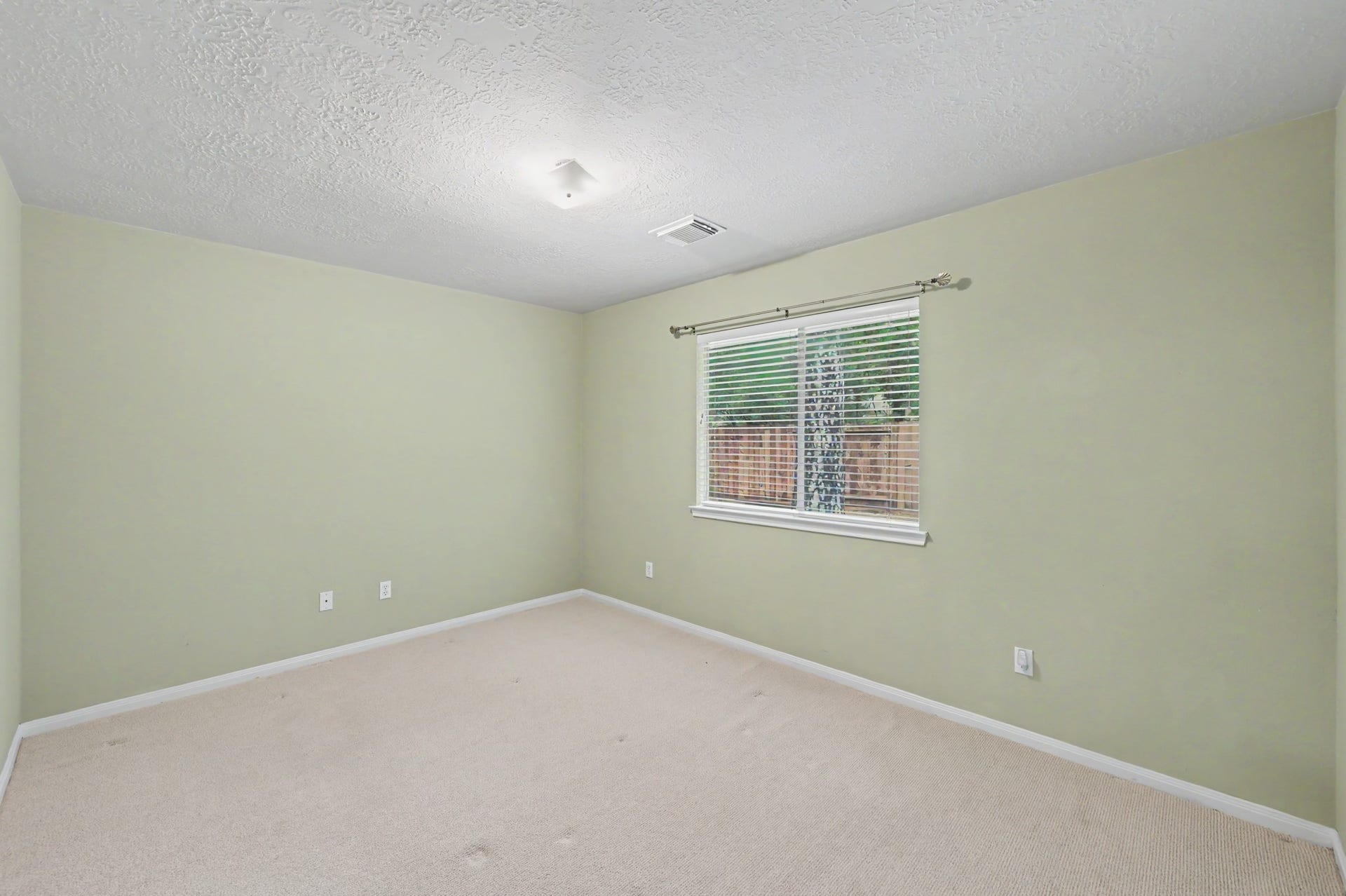 26 N Brooksedge Circle, The Woodlands, TX 77382 Secondary bedroom #3.