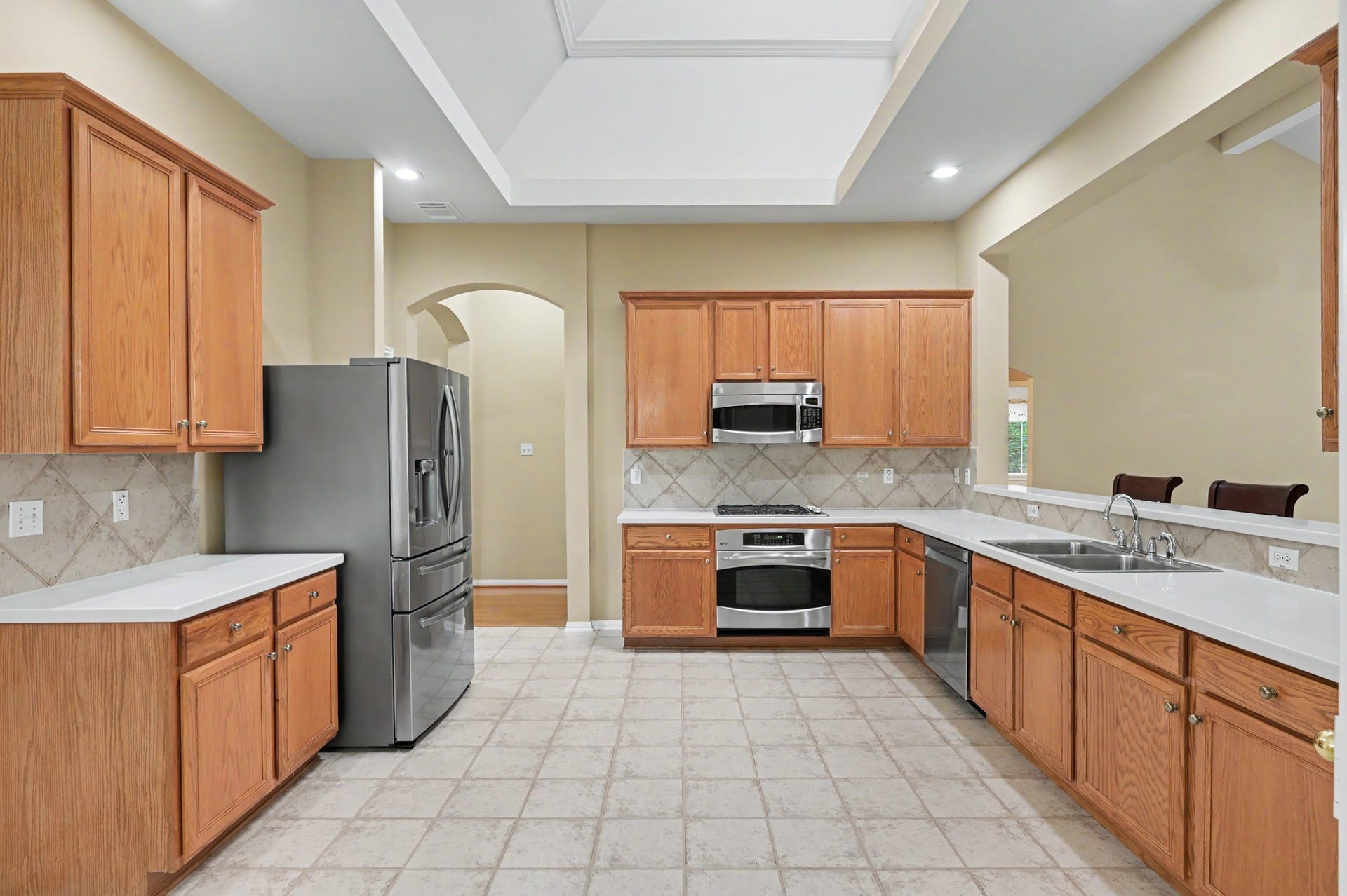 26 N Brooksedge Circle, The Woodlands, TX 77382 Alternate view of the kitchen.