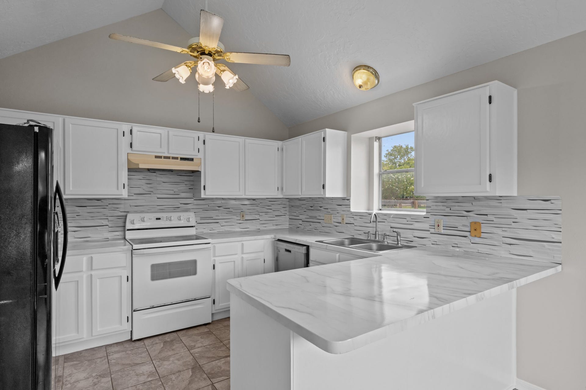 3855 County Road 960, Alvin, TX 77511 3855 County Road 960, Alvin, TX 77511