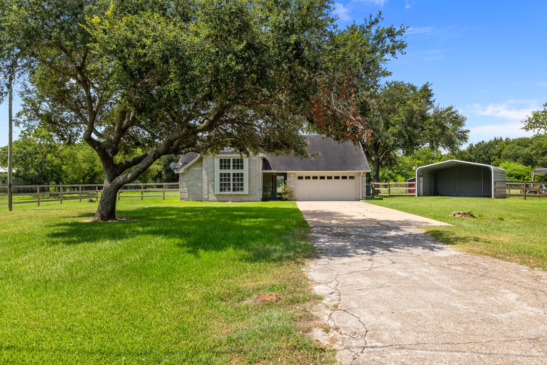 3855 County Road 960, Alvin, TX 77511 3855 County Road 960, Alvin, TX 77511