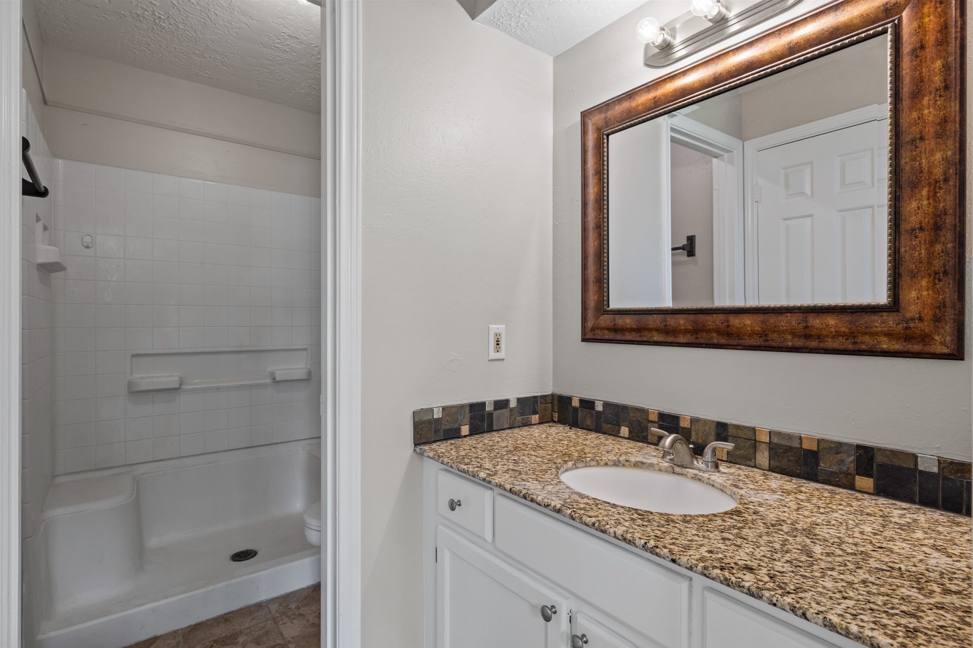 3855 County Road 960, Alvin, TX 77511 3855 County Road 960, Alvin, TX 77511