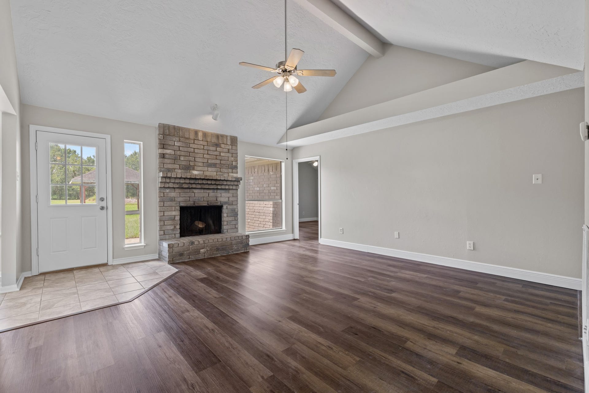 3855 County Road 960, Alvin, TX 77511 3855 County Road 960, Alvin, TX 77511