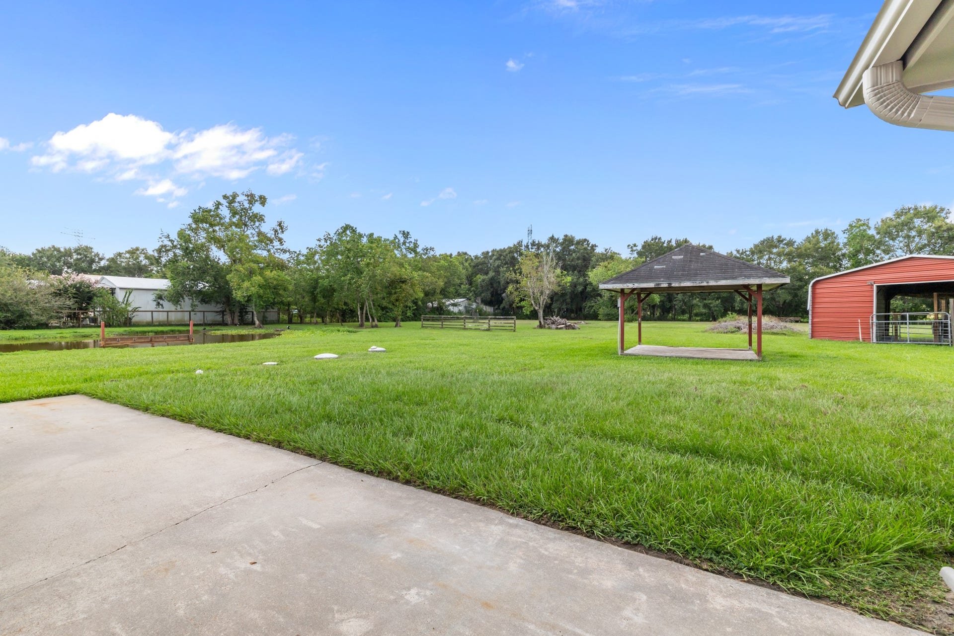 3855 County Road 960, Alvin, TX 77511 3855 County Road 960, Alvin, TX 77511