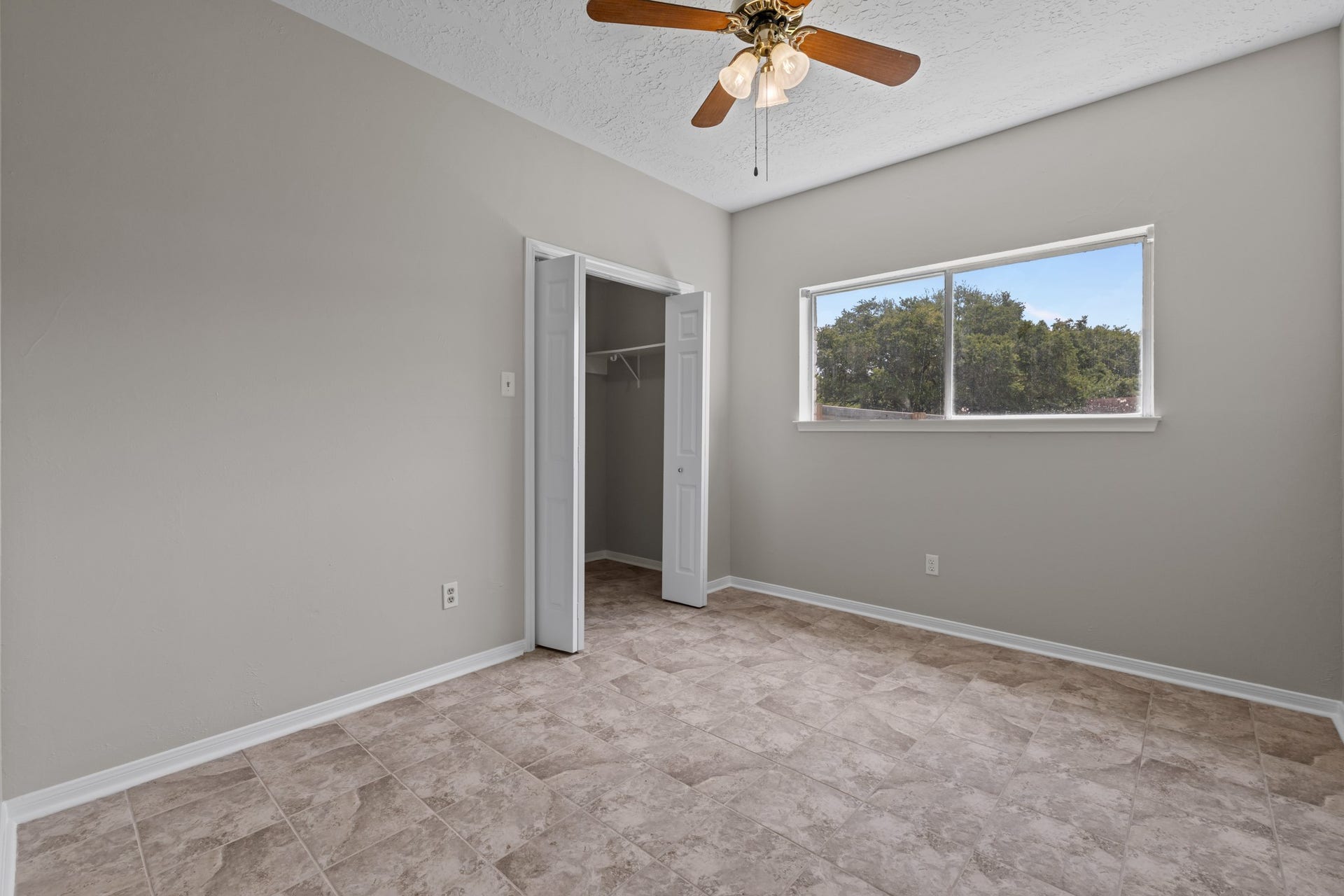 3855 County Road 960, Alvin, TX 77511 3855 County Road 960, Alvin, TX 77511