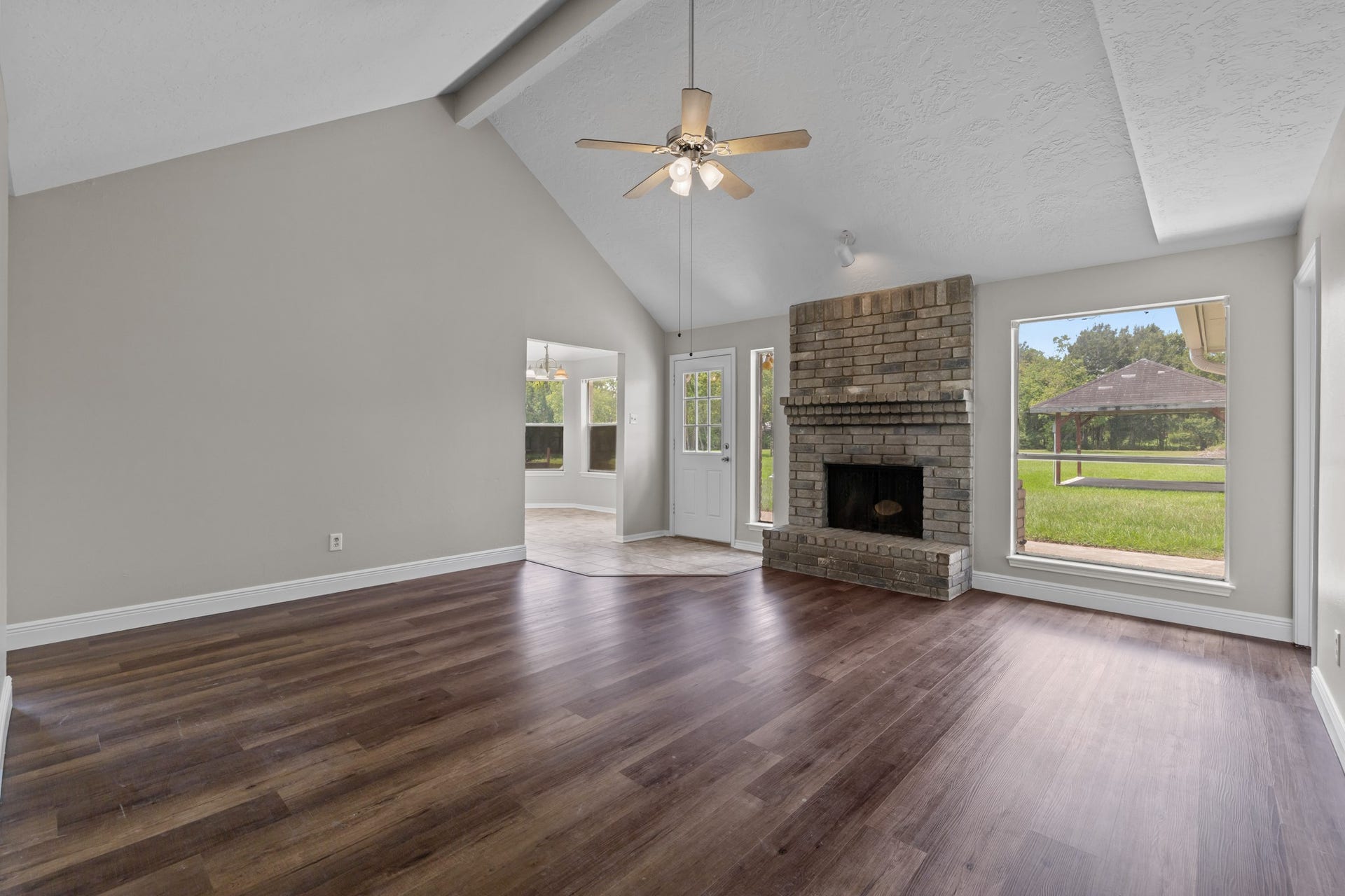 3855 County Road 960, Alvin, TX 77511 3855 County Road 960, Alvin, TX 77511