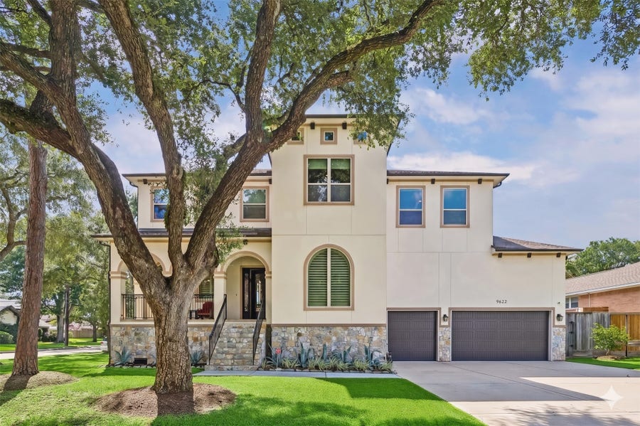 Property photo for 9622 Cedarhurst Drive, Houston, TX