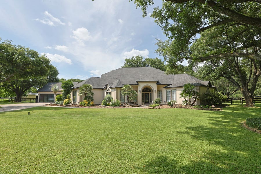 Property photo for 17514 Queenslake Drive, Cypress, TX