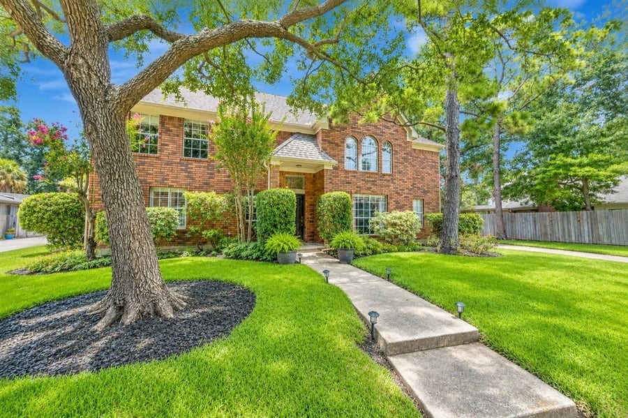 Property photo for 2031 Hillside Oak Lane, Houston, TX