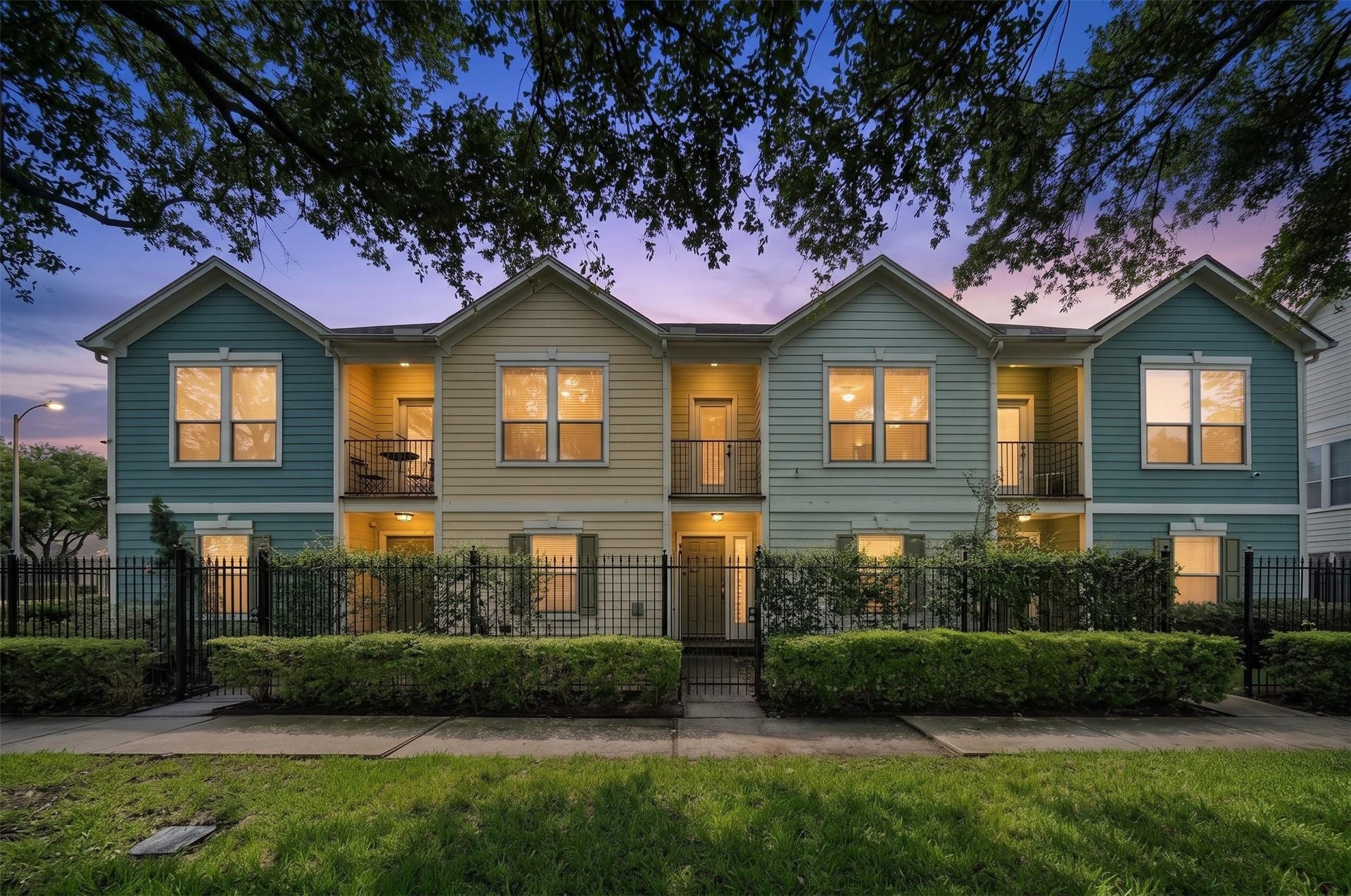 1828 Wheeler Street, Houston, TX 77004 Located near 288, the Medical Center, U of H and all professional sporting arenas!
