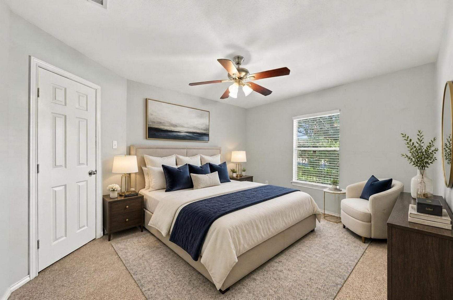 1828 Wheeler Street, Houston, TX 77004 The guest room is located on the first floor with a private full bath! *This photo is virtually staged*