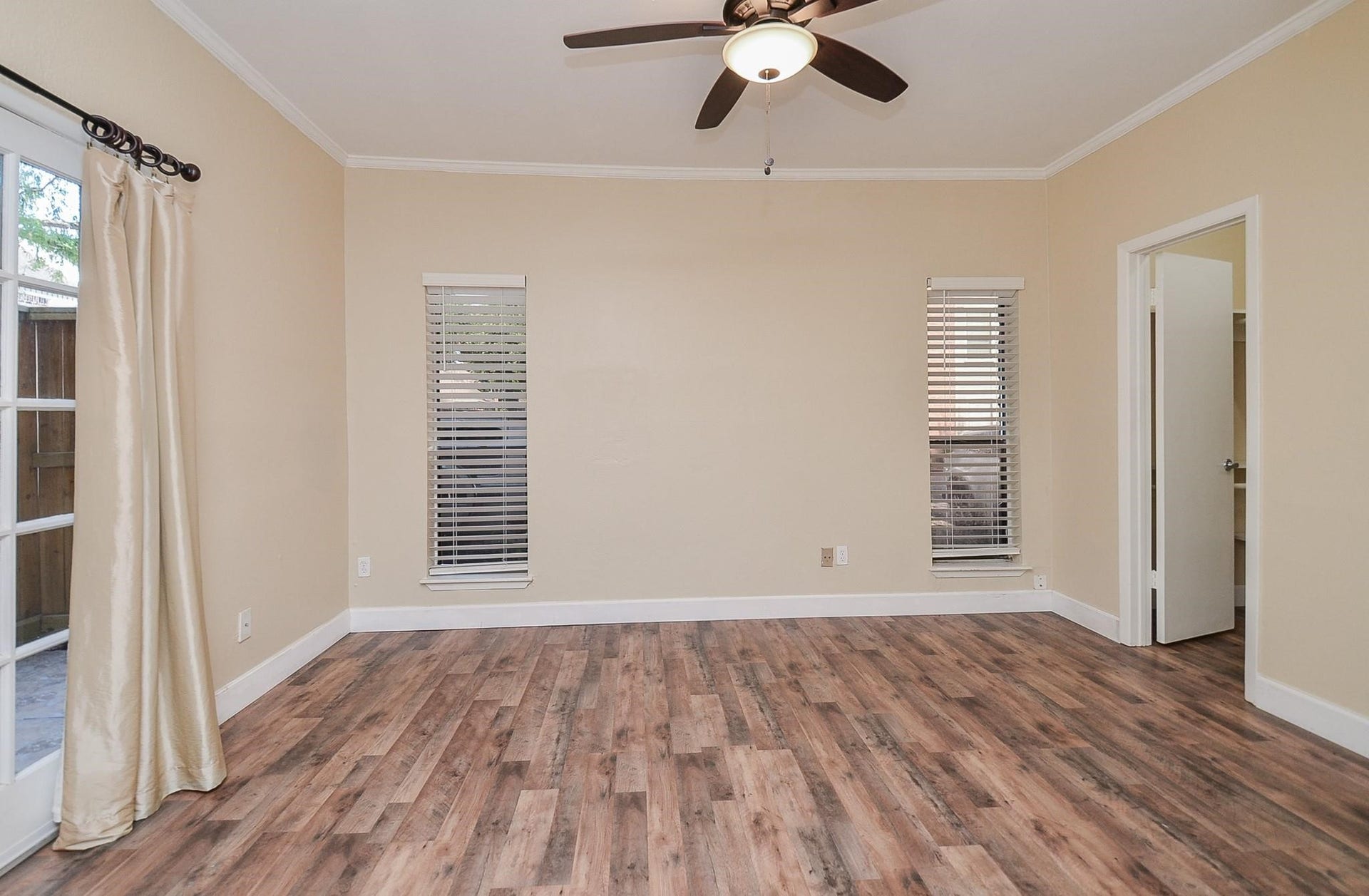 2001 Bering Drive, #3M, Houston, TX 77057