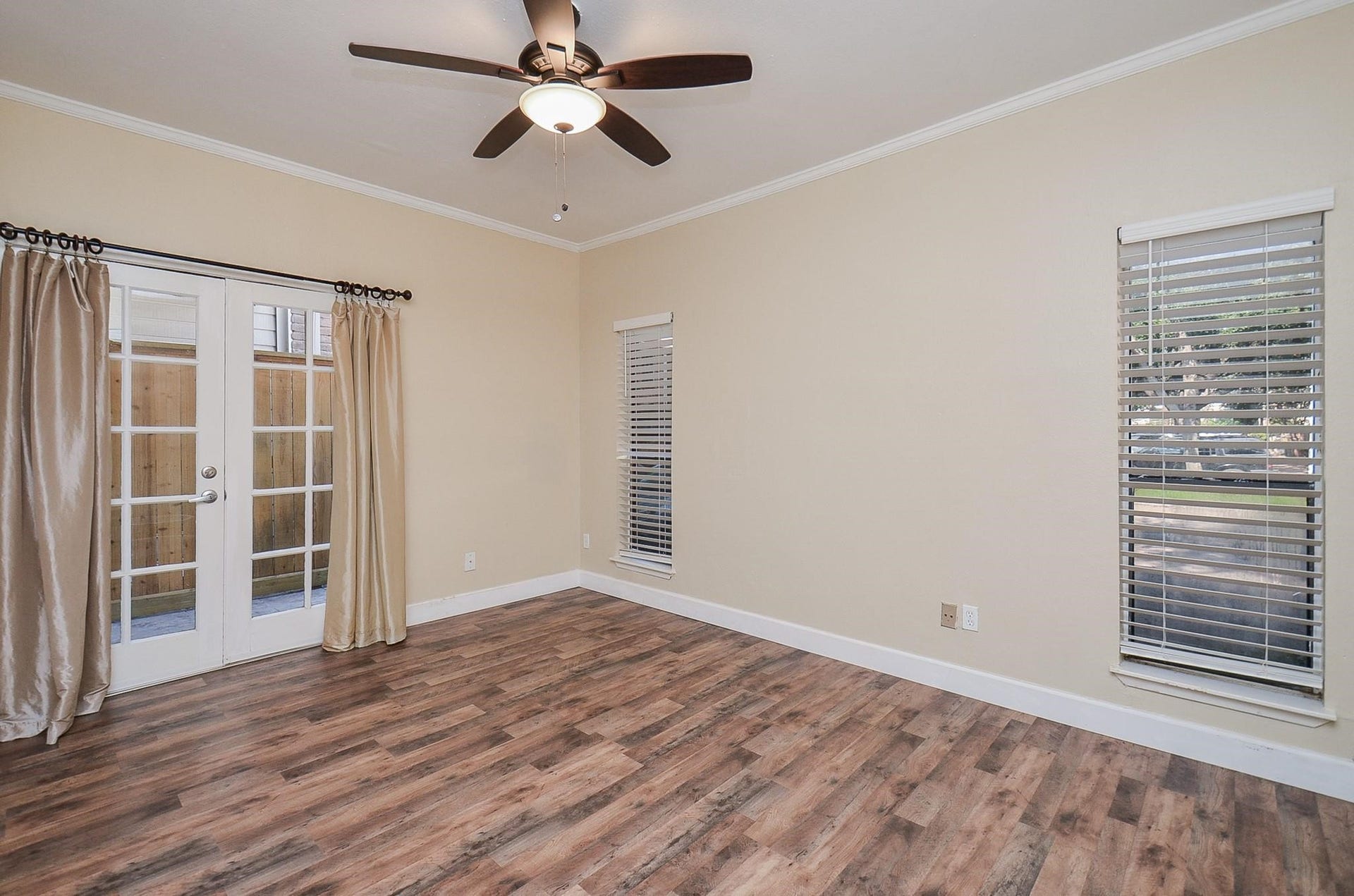 2001 Bering Drive, #3M, Houston, TX 77057