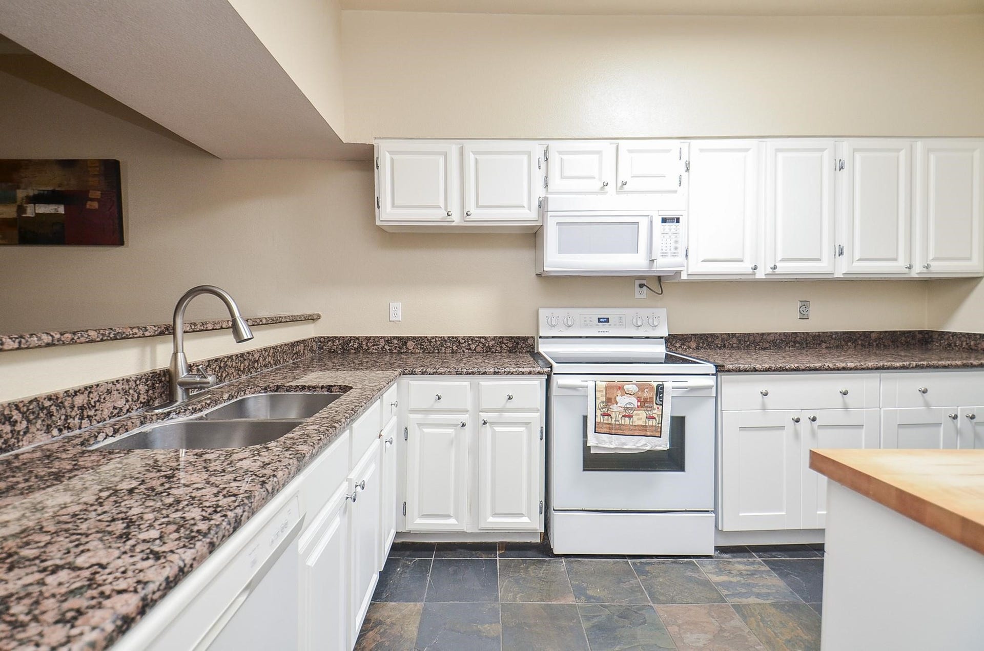 2001 Bering Drive, #3M, Houston, TX 77057
