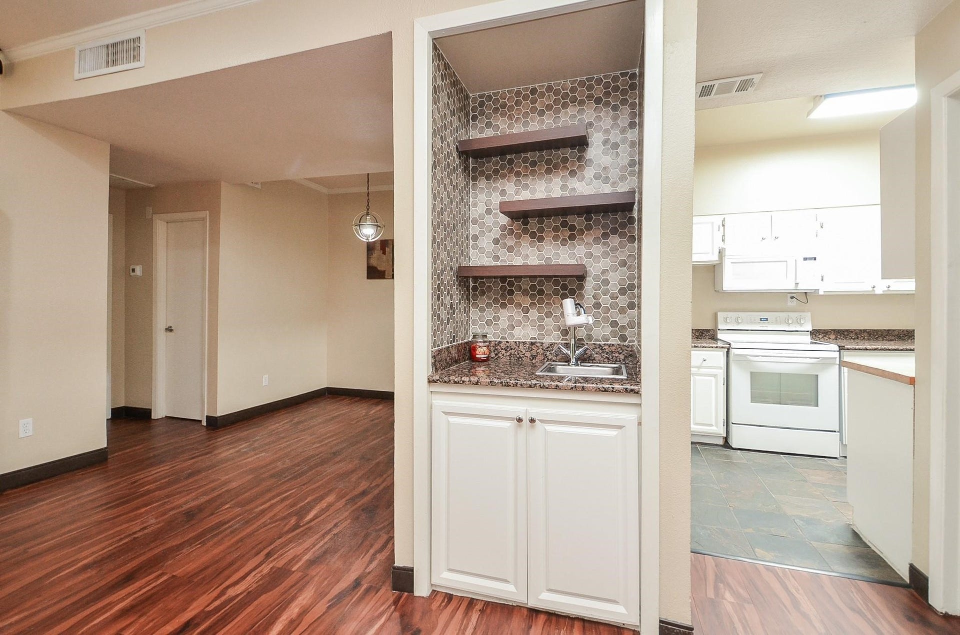 2001 Bering Drive, #3M, Houston, TX 77057