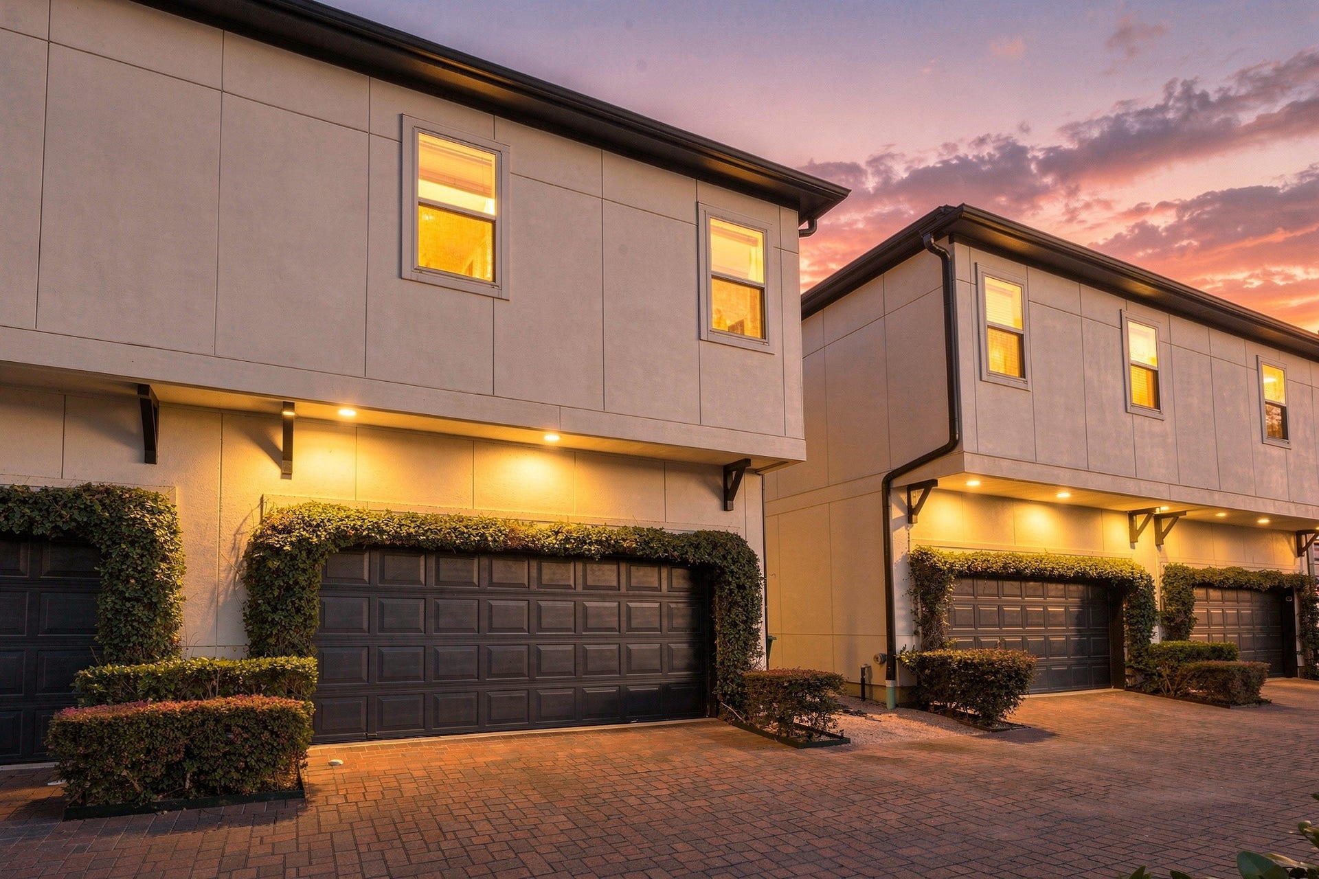 2217 Bastrop Street, Houston, TX 77003 Sunset view of back of townhome.