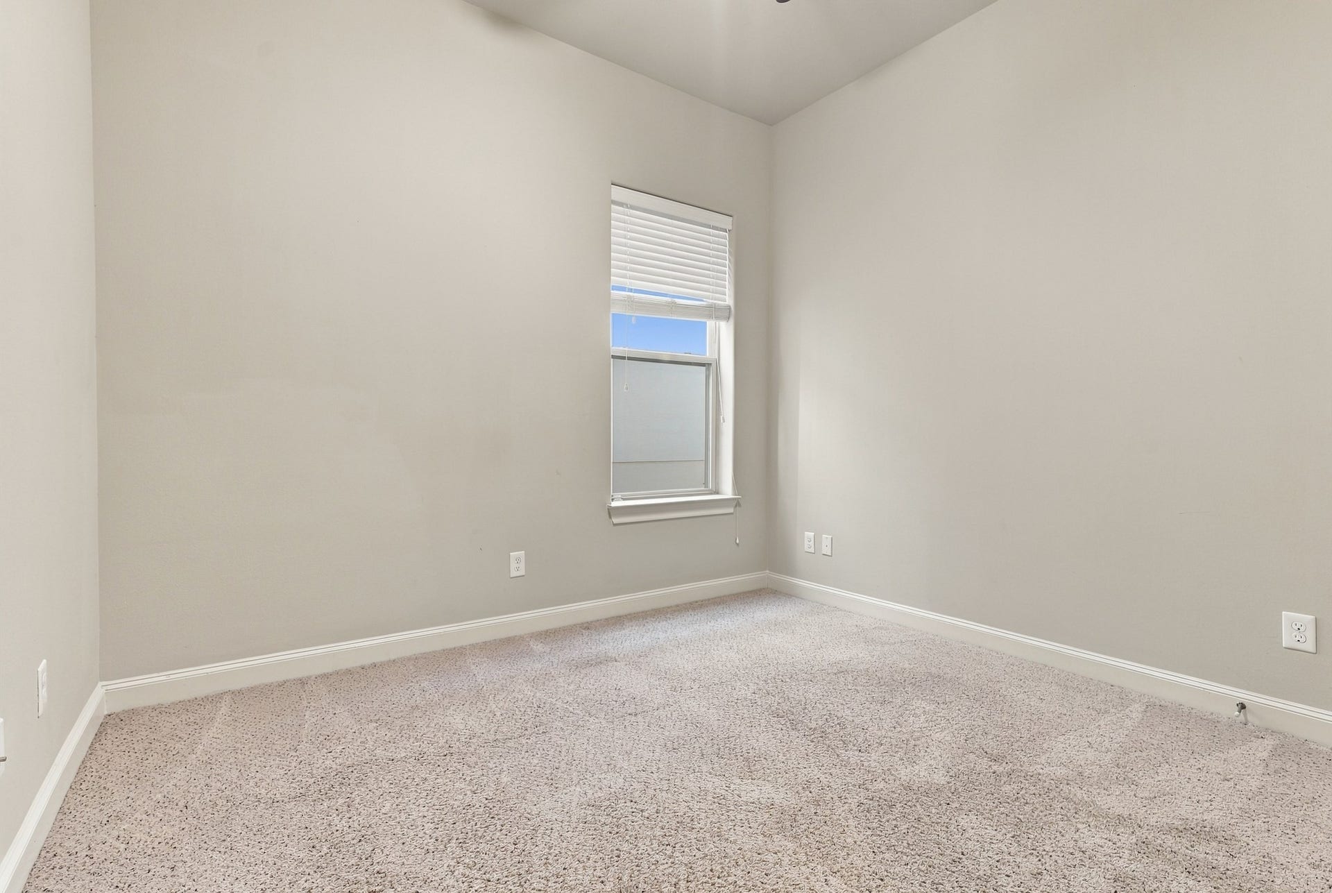 2217 Bastrop Street, Houston, TX 77003 Third bedroom is a little smaller, ideal for nursery, office, etc.