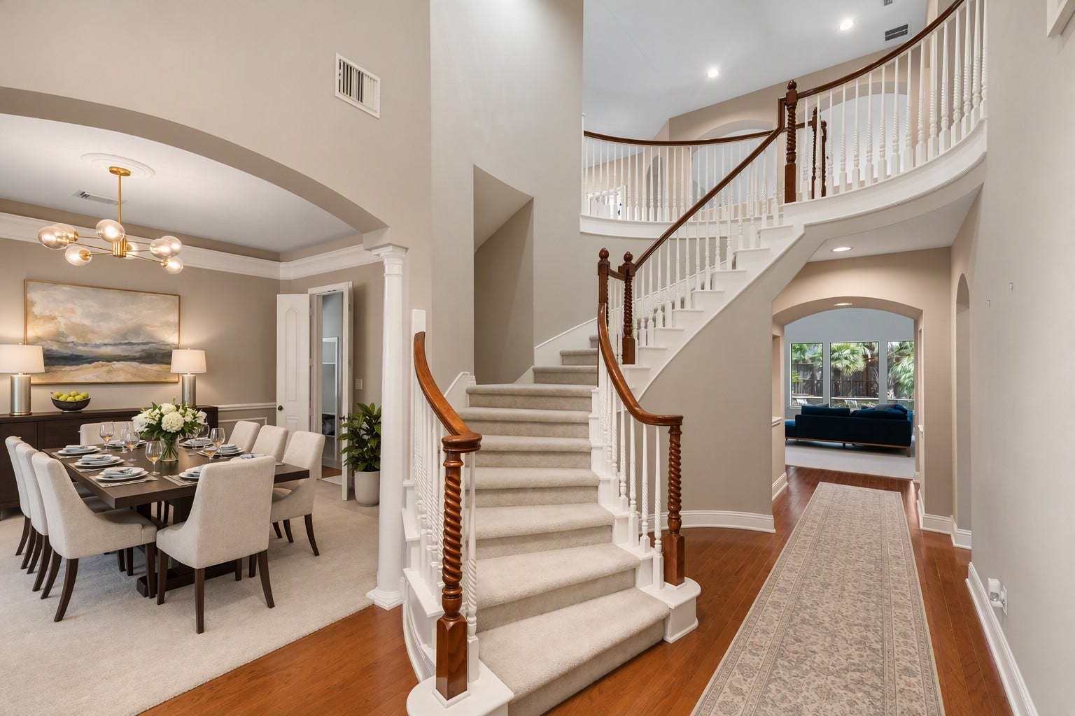 2525 W Ranch Drive, Friendswood, TX 77546 Virtually staged to help you envision how the space can look when furnished.