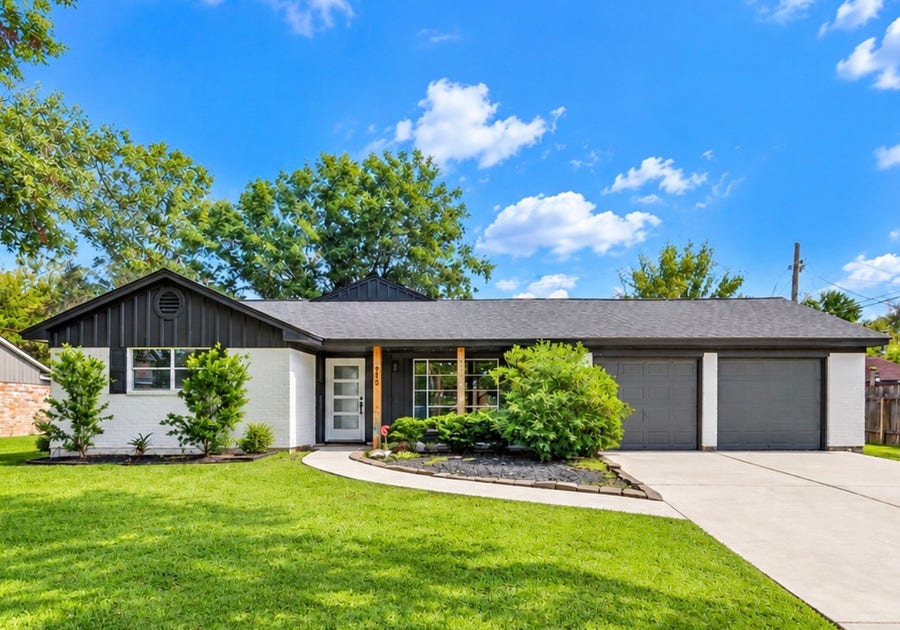 Property photo for 910 Cedar Lane, El Lago, TX