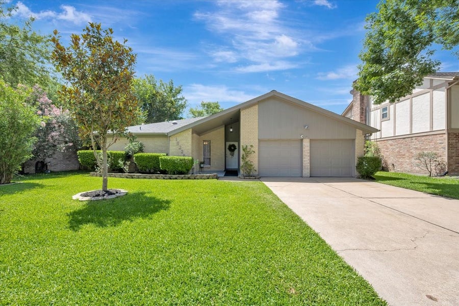 Property photo for 16226 Mill Point Drive, Houston, TX