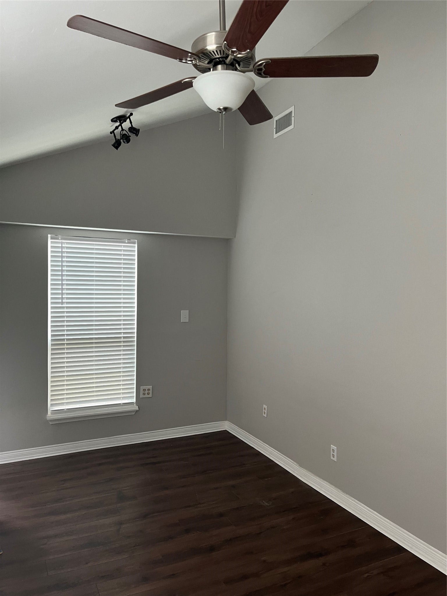 8011 Fresno Drive, Houston, TX 77083 Den