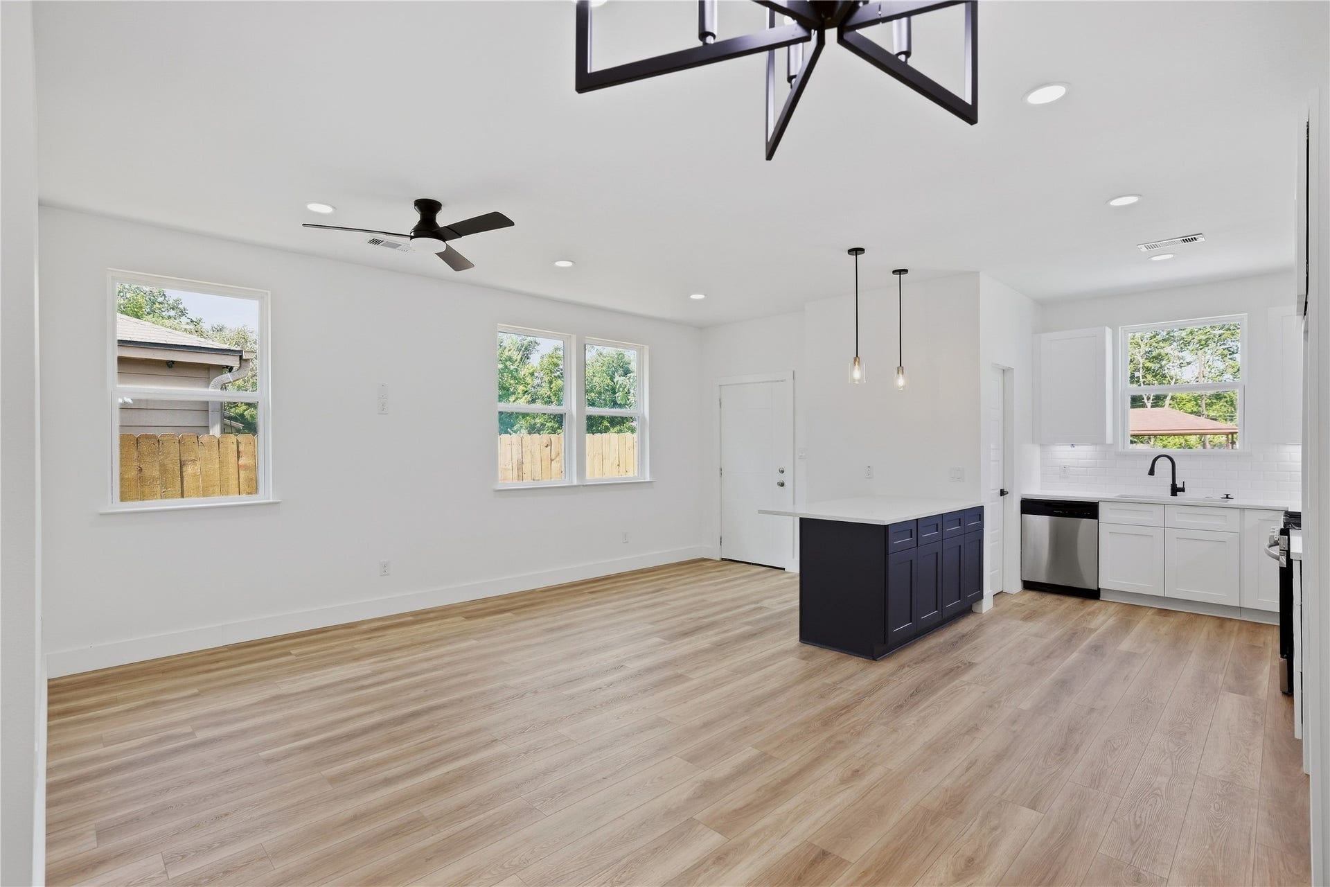 250 Georgia Street, #A, Houston, TX 77029 250 Georgia Street, #A, Houston, TX 77029