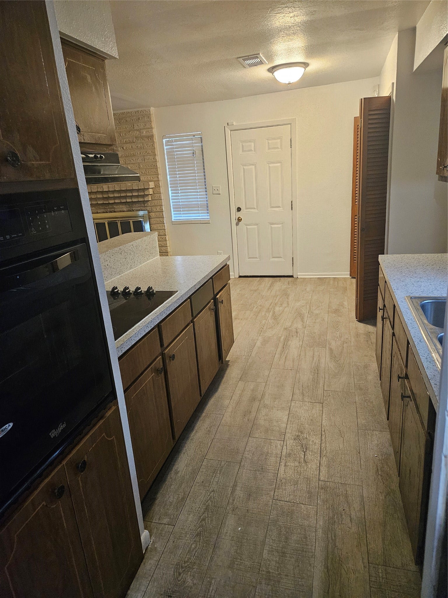 1335 Peach Spring Drive, Houston, TX 77088 Kitchen
