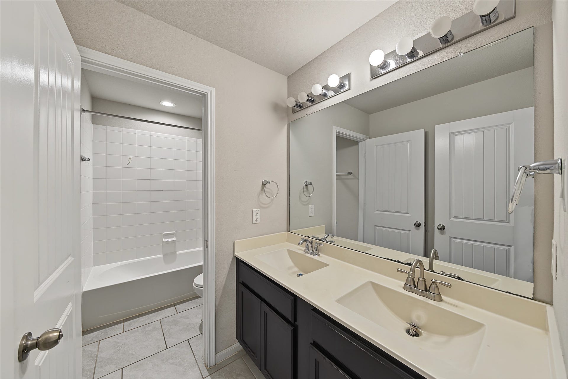 8807 Jamison Drive, Rosenberg, TX 77469 8807 Jamison Drive, Rosenberg, TX 77469