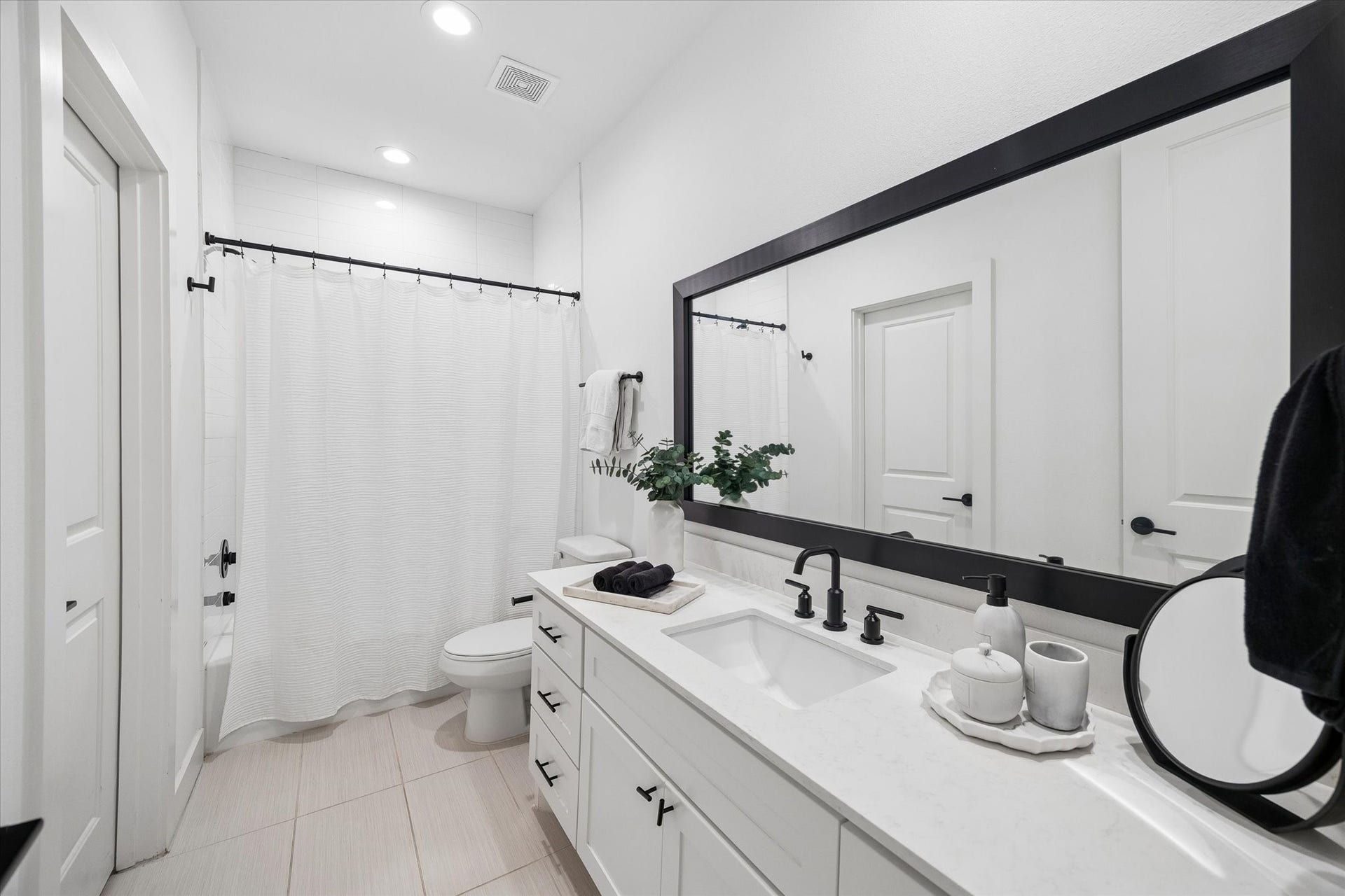 956 Dunleigh Meadows Lane, Houston, TX 77055 956 Dunleigh Meadows Lane, Houston, TX 77055