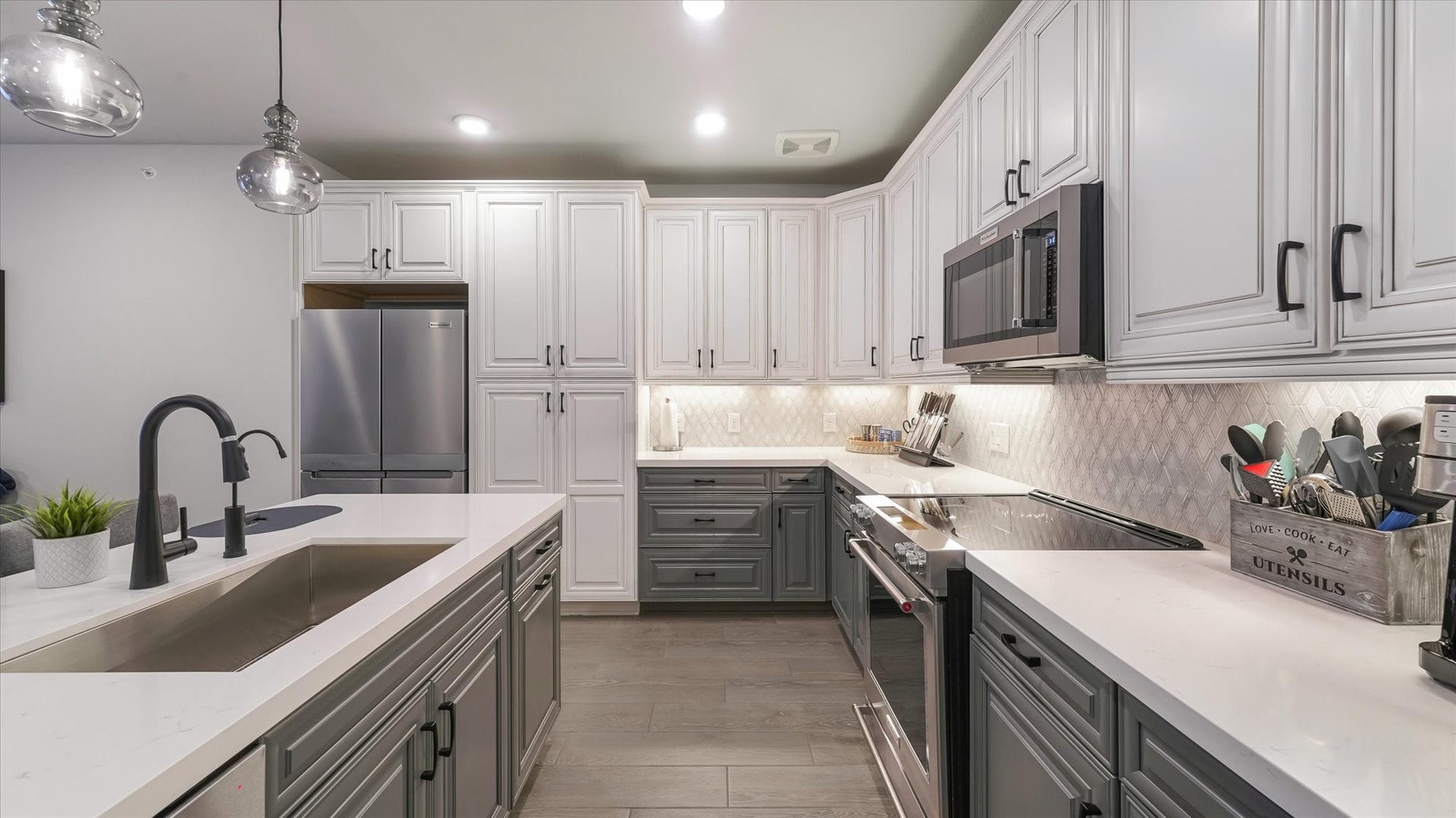 6804 Westview Drive, #3305, Houston, TX 77055 6804 Westview Drive, #3305, Houston, TX 77055