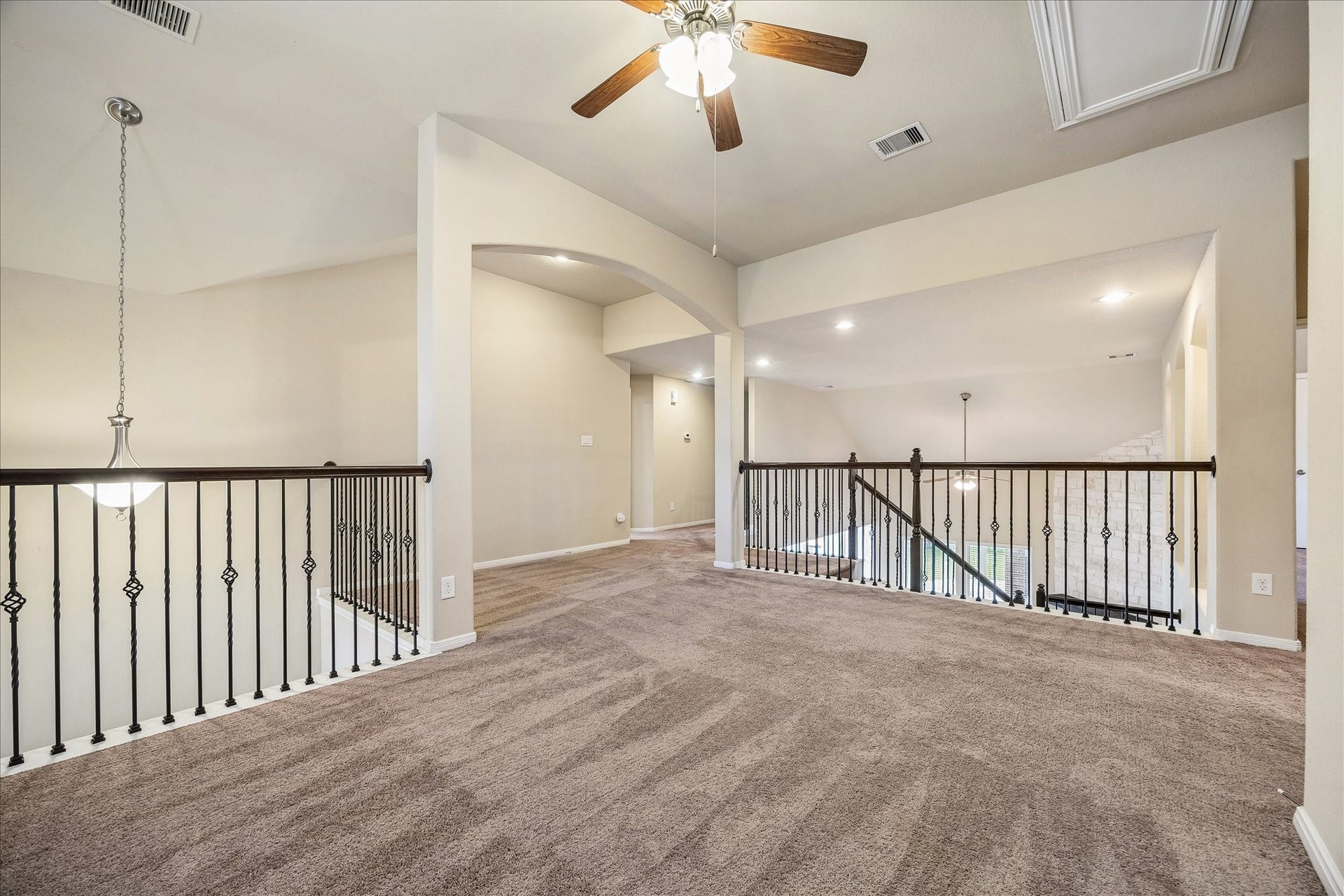 30 Glade Park Drive, Missouri City, TX 77459 It's all fun and games upstairs with a spacious game room, media room, three guest suites, and two full bathrooms. Whether it's movie night, playtime, or simply relaxing, there's plenty of room for everyone to enjoy the comforts of home.
