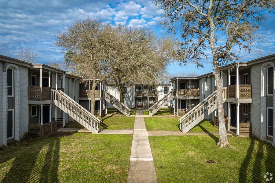 Property photo for 132 Oyster Creek Drive, #33, Lake Jackson, TX